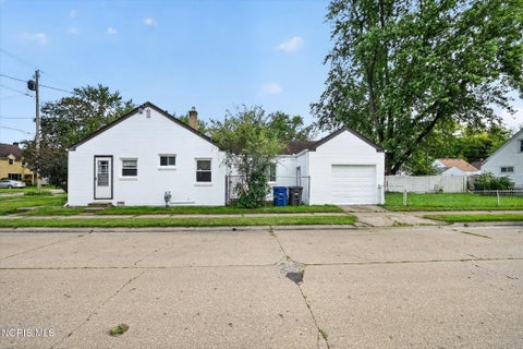 Tiny photo for 4703 Vermaas Avenue, Toledo, OH 43612 (MLS # 10013969)