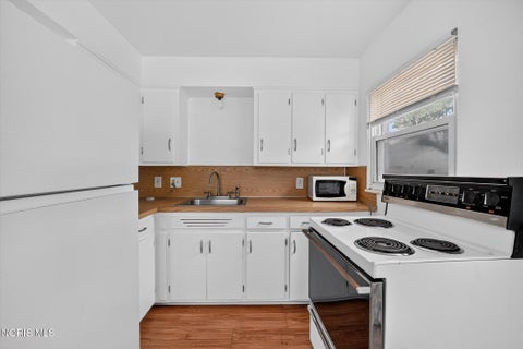 Tiny photo for 4703 Vermaas Avenue, Toledo, OH 43612 (MLS # 10013969)