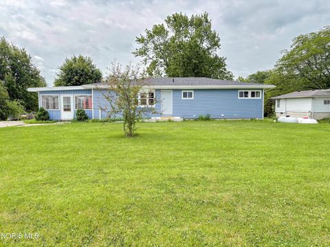 Tiny photo for 15330 W State Route 105, Elmore, OH 43416 (MLS # 10010368)
