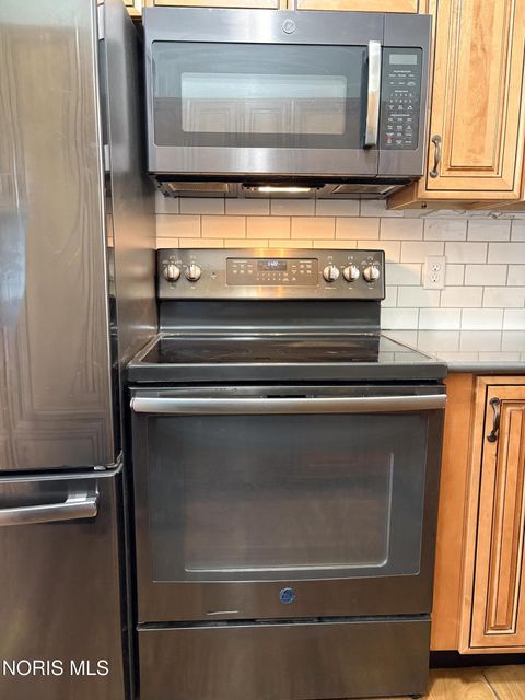 Tiny photo for 15330 W State Route 105, Elmore, OH 43416 (MLS # 10010368)