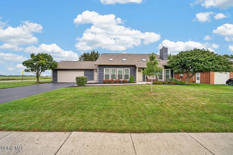 Photo of 620 Coventry Drive, Findlay, OH 45840 (MLS # 10013455)