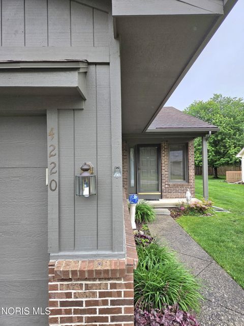 Condo For Sale - 4220 Oak Tree Place<br/> Lucas County, Toledo, OH 43623
