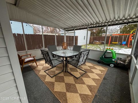 Tiny photo for 3856 Wallwerth Drive, Toledo, OH 43612 (MLS # 10002200)