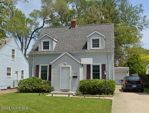 Photo of 3856 Wallwerth Drive, Toledo, OH 43612 (MLS # 10002200)