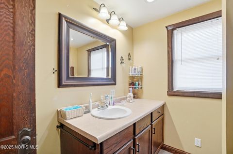 Tiny photo for 656 S Main Street, Bluffton, OH 45817 (MLS # 10001650)