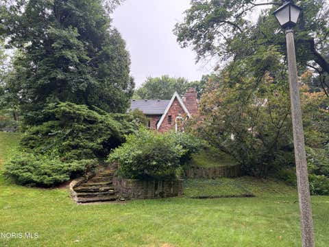 Tiny photo for 2067 Wildwood Boulevard, Toledo, OH 43614 (MLS # 10010277)