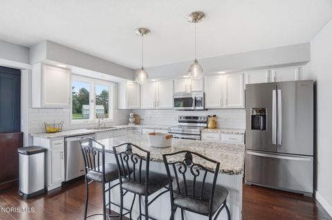 Tiny photo for 319 Valley Lane, Perrysburg, OH 43551 (MLS # 10007244)