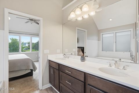 Tiny photo for 319 Valley Lane, Perrysburg, OH 43551 (MLS # 10007244)