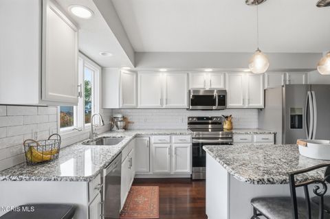 Tiny photo for 319 Valley Lane, Perrysburg, OH 43551 (MLS # 10007244)