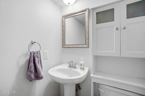 Tiny photo for 319 Valley Lane, Perrysburg, OH 43551 (MLS # 10007244)