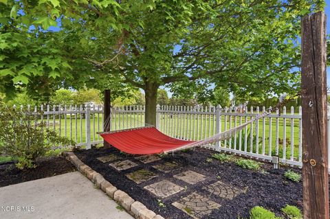 Tiny photo for 319 Valley Lane, Perrysburg, OH 43551 (MLS # 10007244)