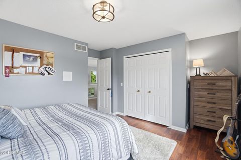 Tiny photo for 319 Valley Lane, Perrysburg, OH 43551 (MLS # 10007244)