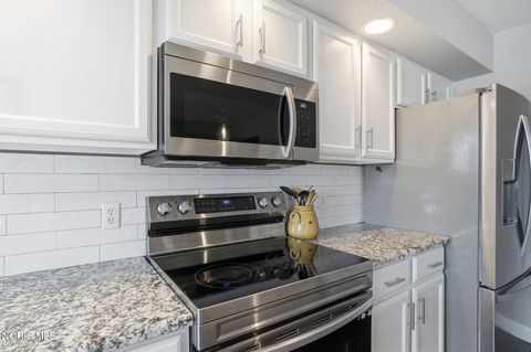 Tiny photo for 319 Valley Lane, Perrysburg, OH 43551 (MLS # 10007244)