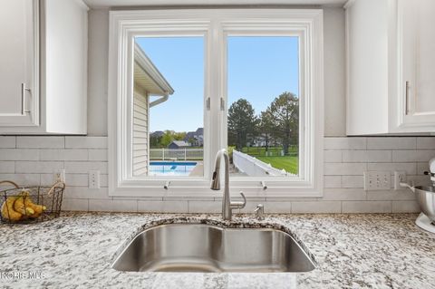 Tiny photo for 319 Valley Lane, Perrysburg, OH 43551 (MLS # 10007244)