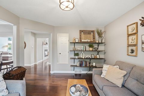 Tiny photo for 319 Valley Lane, Perrysburg, OH 43551 (MLS # 10007244)
