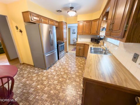 Tiny photo for 3252 Keemont Drive, Toledo, OH 43613 (MLS # 10005889)