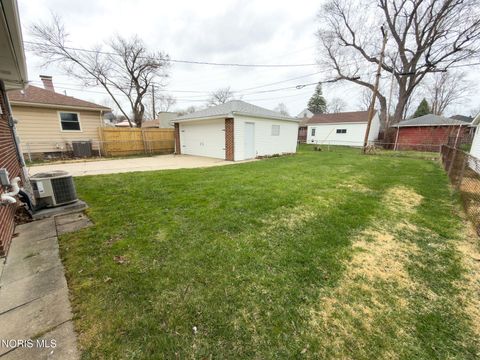 Tiny photo for 3252 Keemont Drive, Toledo, OH 43613 (MLS # 10005889)