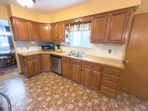 Tiny photo for 3252 Keemont Drive, Toledo, OH 43613 (MLS # 10005889)