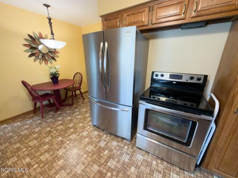 Tiny photo for 3252 Keemont Drive, Toledo, OH 43613 (MLS # 10005889)