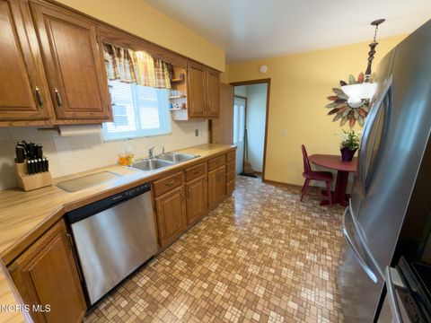 Tiny photo for 3252 Keemont Drive, Toledo, OH 43613 (MLS # 10005889)