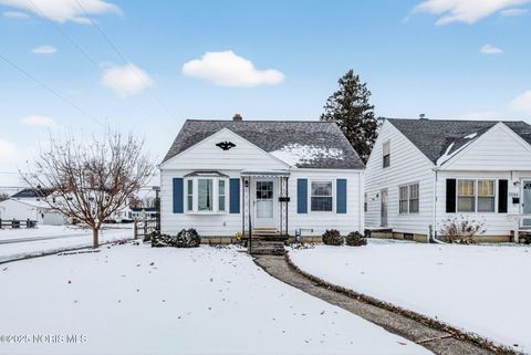 Photo of 3070 Glencairn Avenue, Toledo, OH 43614 (MLS # 10002272)