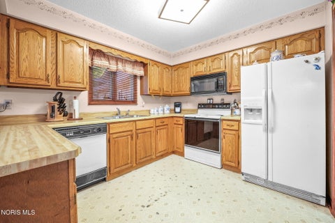 Tiny photo for 42 La Plas Drive #42, Findlay, OH 45840 (MLS # 10014523)