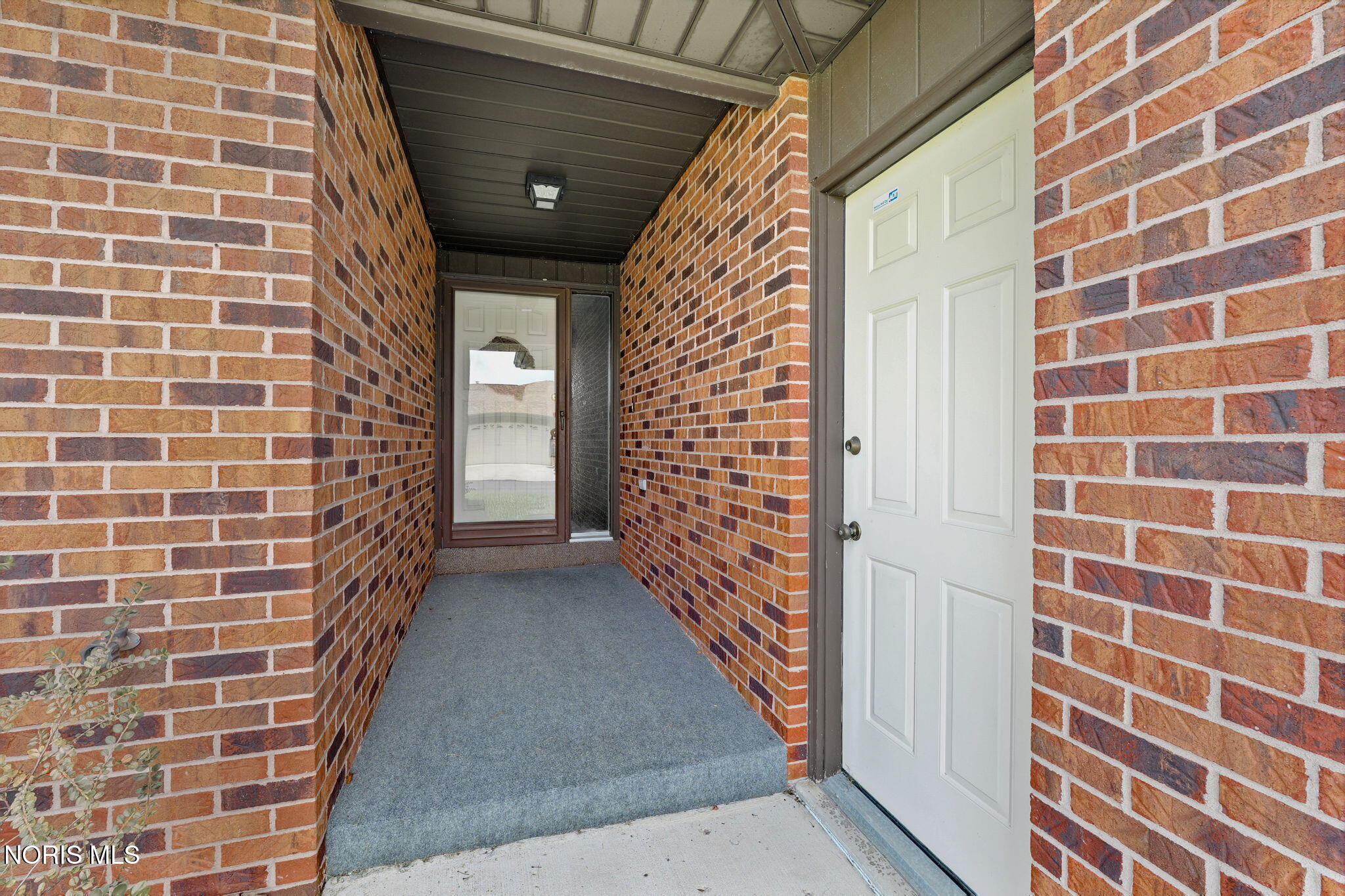 42 La Plas Drive 42