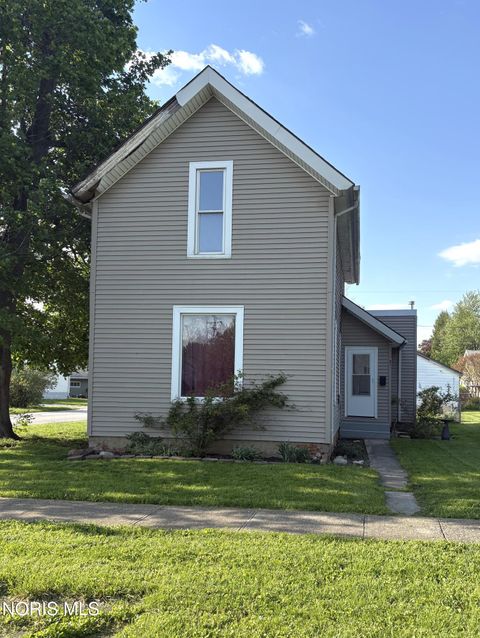 Photo of 742 W Center Street, Fostoria, OH 44830 (MLS # 10007265)