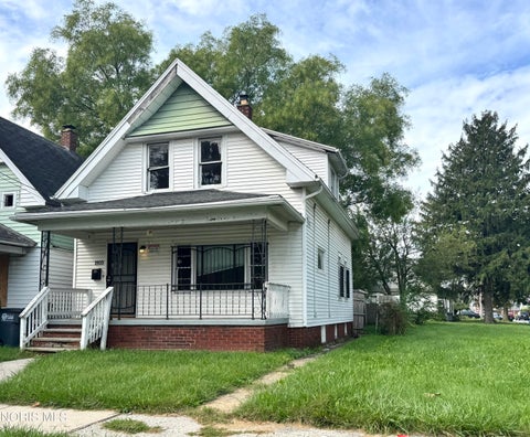 Photo of 2933 Mulberry Street, Toledo, OH 43608 (MLS # 10013397)