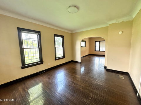 Tiny photo for 2933 Mulberry Street, Toledo, OH 43608 (MLS # 10013397)