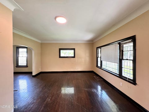 Tiny photo for 2933 Mulberry Street, Toledo, OH 43608 (MLS # 10013397)