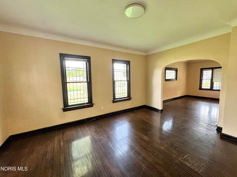 Tiny photo for 2933 Mulberry Street, Toledo, OH 43608 (MLS # 10013397)