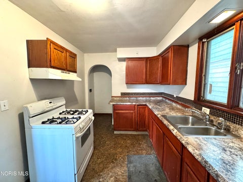 Tiny photo for 2933 Mulberry Street, Toledo, OH 43608 (MLS # 10013397)