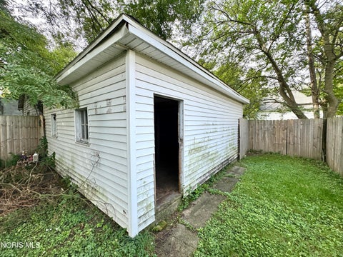 Tiny photo for 2933 Mulberry Street, Toledo, OH 43608 (MLS # 10013397)
