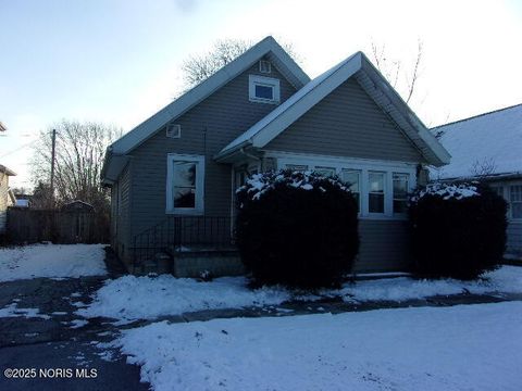Photo of 604 S Union Street, Fostoria, OH 44830 (MLS # 10002064)