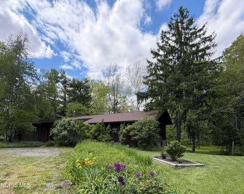 Photo of 229 Brookwood Drive, Bluffton, OH 45817 (MLS # 10011919)
