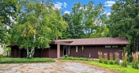Homes For Sale - 229 Brookwood Drive<br/> Allen County, Bluffton, OH 45817
