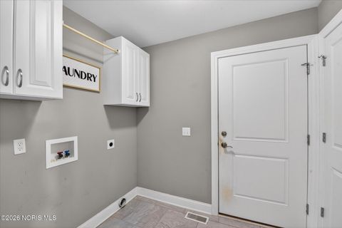 Tiny photo for 25425 Addington Court, Perrysburg, OH 43551 (MLS # 10004126)