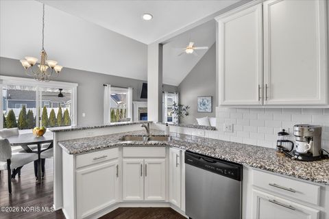 Tiny photo for 25425 Addington Court, Perrysburg, OH 43551 (MLS # 10004126)