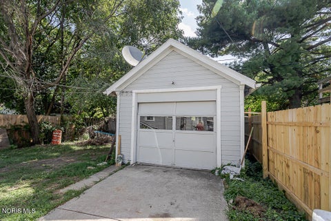 Tiny photo for 3316 Jeannette Avenue, Toledo, OH 43608 (MLS # 10010005)