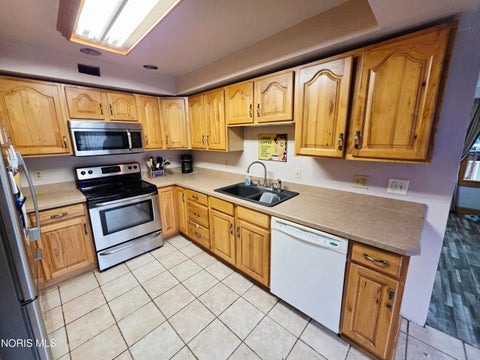 Tiny photo for 2911 Wilford Drive, Toledo, OH 43615 (MLS # 10012982)