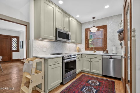 Tiny photo for 319 E Broadway Street, Maumee, OH 43537 (MLS # 10011280)