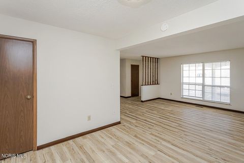 Tiny photo for 4420 Rose Garden Drive # 7, Toledo, OH 43623 (MLS # 10008390)