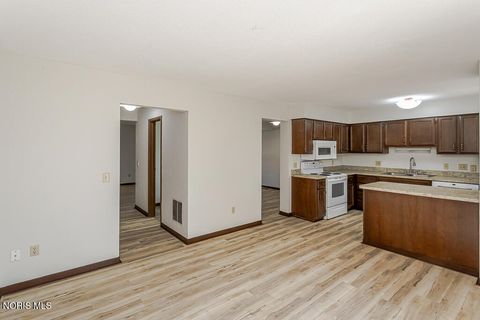 Tiny photo for 4420 Rose Garden Drive # 7, Toledo, OH 43623 (MLS # 10008390)
