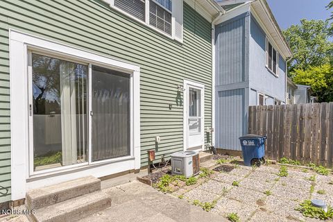 Tiny photo for 4420 Rose Garden Drive # 7, Toledo, OH 43623 (MLS # 10008390)