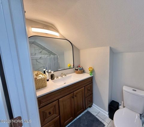 Tiny photo for 25 Taylor Road, Oregon, OH 43616 (MLS # 10000786)