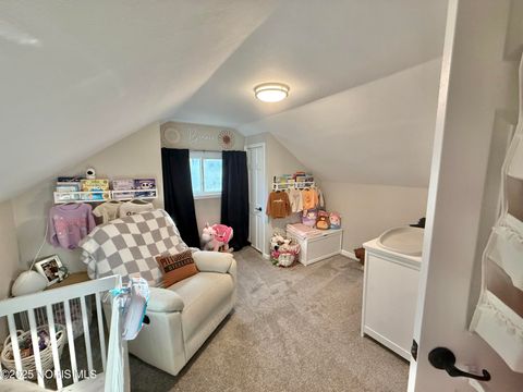 Tiny photo for 25 Taylor Road, Oregon, OH 43616 (MLS # 10000786)