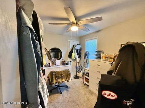 Tiny photo for 25 Taylor Road, Oregon, OH 43616 (MLS # 10000786)