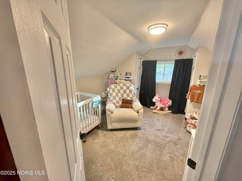 Tiny photo for 25 Taylor Road, Oregon, OH 43616 (MLS # 10000786)