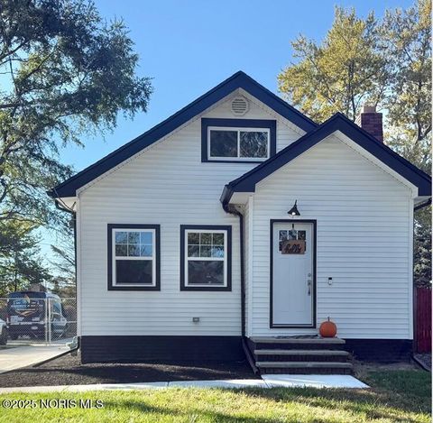 Photo of 25 Taylor Road, Oregon, OH 43616 (MLS # 10000786) Photo of 25 Taylor Road, Oregon, OH 43616 (MLS # 10000786)